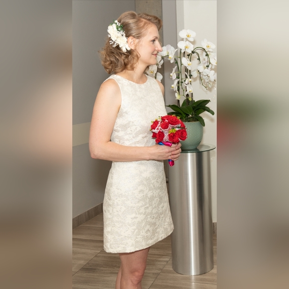 dress and accessories - Picture 2 of 13